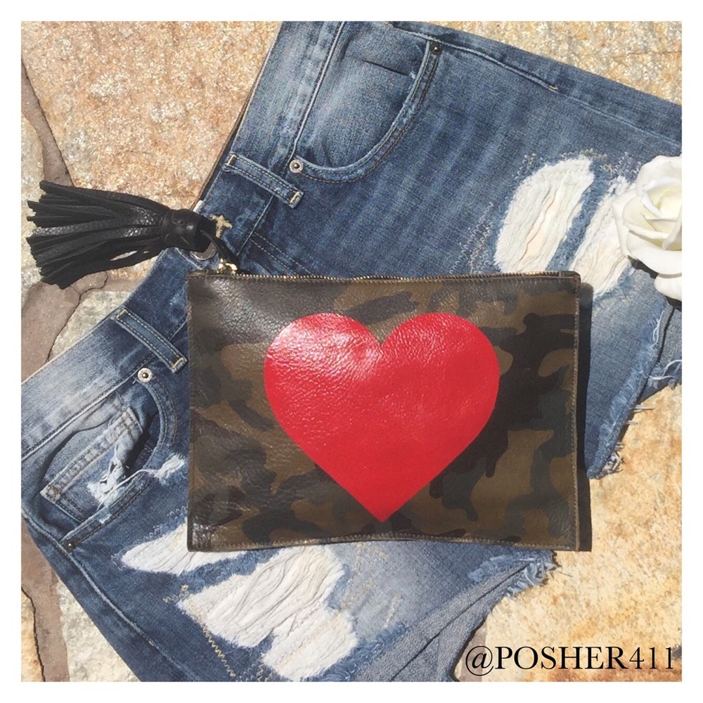 NWOT CAMO LEATHER POUCH WITH PAINTED RED HEART